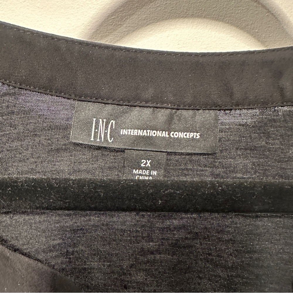 INC International Concepts Black V-Neck Short Sleeve Blouse 2X - Picture 3 of 7